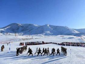 中国日报网评：推动冰雪运动发展，积极建设体育强国