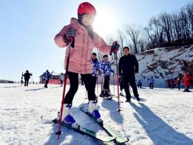 各地相继出台发展冰雪运动实施意见 引导冰雪产业驶上快车道