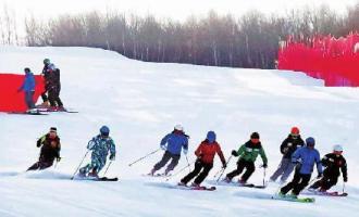 甘肃白银：冰雪运动激发中国年轻人热情