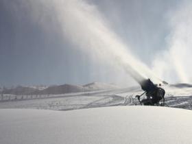 经营滑雪场为什么要使用造雪机？