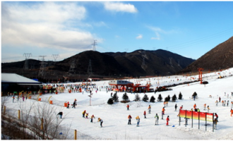 北京昌平军都山滑雪场