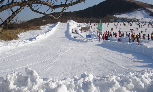 莲花山滑雪场