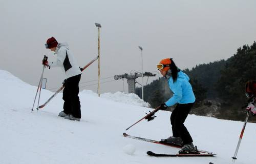 滑雪场建设