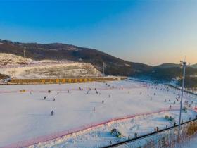 浙江安吉滑雪场是人造雪吗？