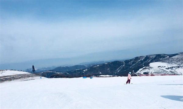 莲花山滑雪场